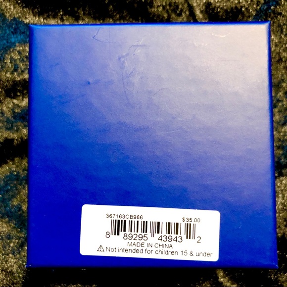 Betsey Johnson Earrings - Picture 3 of 4